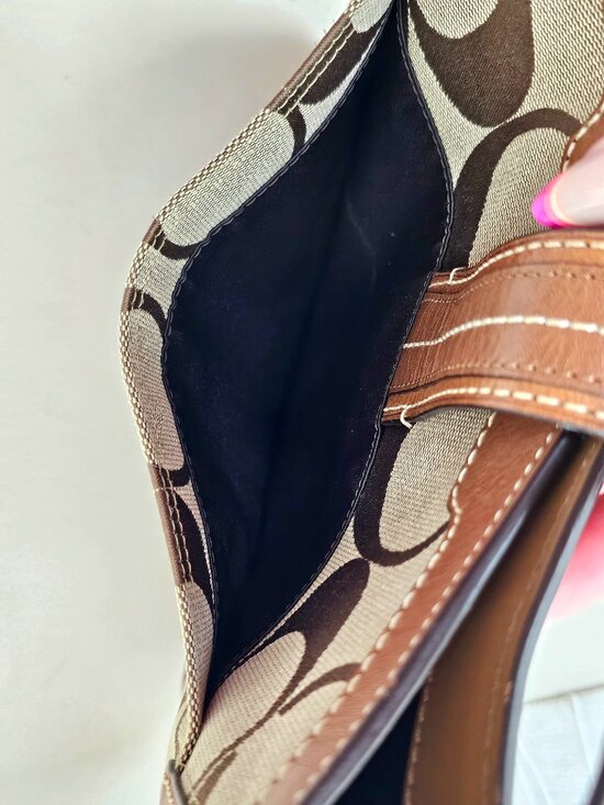 Coach Vintage Signature Jacquard Shoulder Bag | Style D0768 | Leather Trim | Hor - Picture 7 of 16